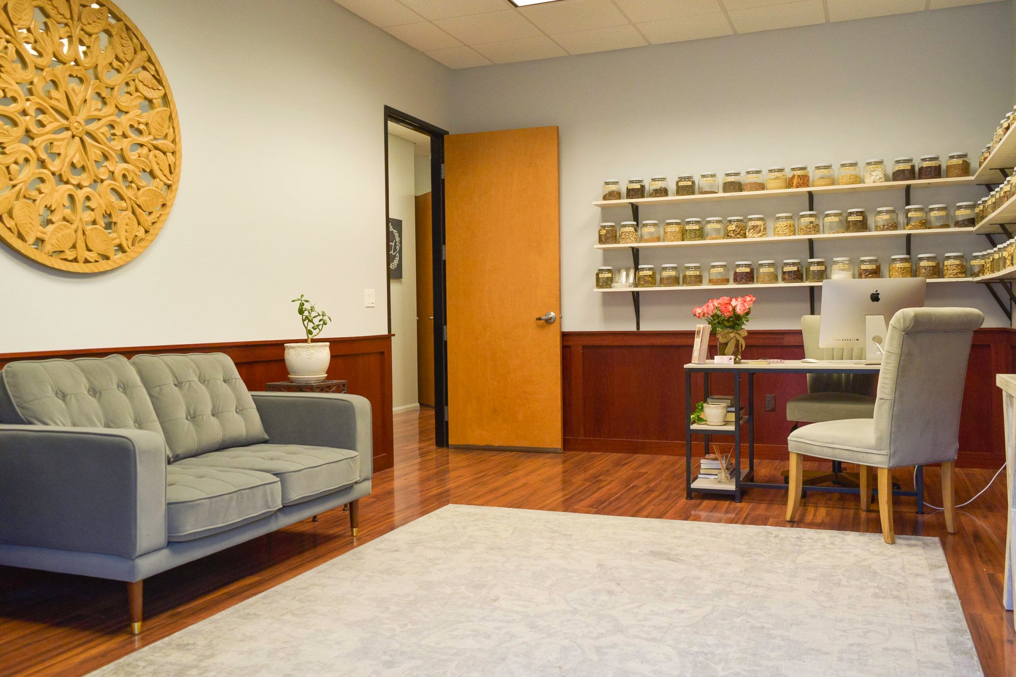 massage inside lobby full herbs